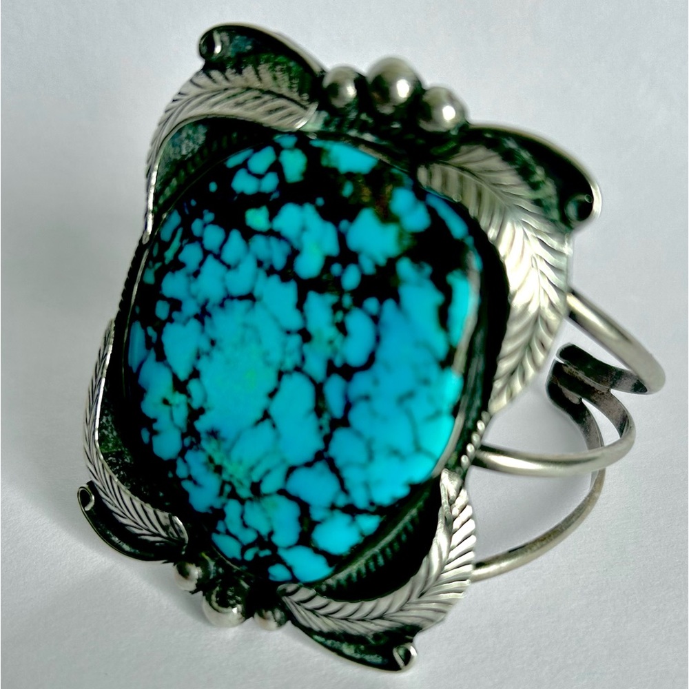 BEAUTIFUL “ONE OF A KIND” 2” KINGMAN Turquoise Silver Artisan STATEMENT Bracelet - Picture 4 of 16
